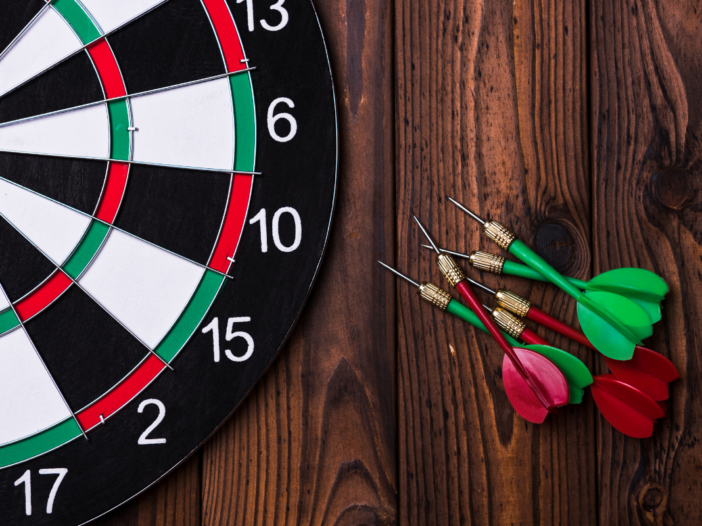 dartboard met pijltjes