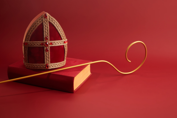 sinterklaasmijter en staf