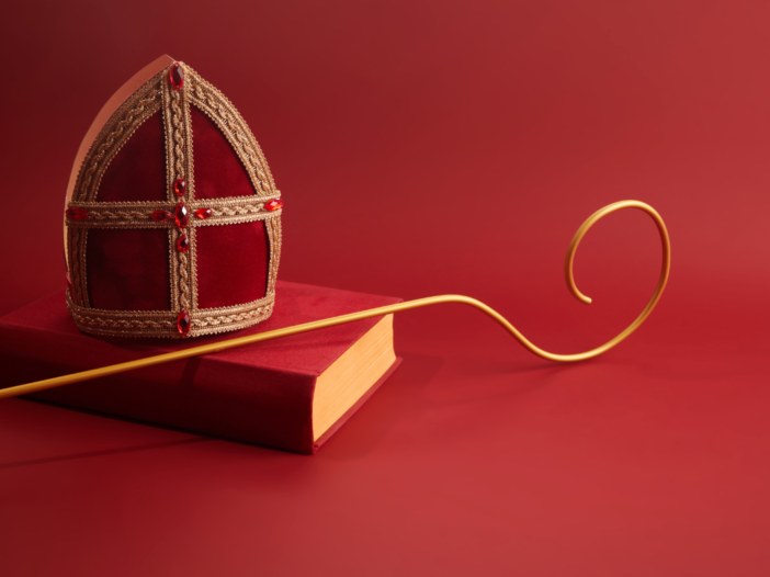 sinterklaasmijter en staf