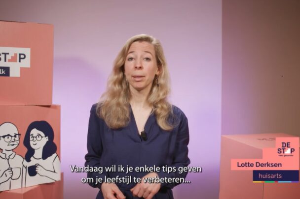 Stilstaand beeld uit video van huisarts Lotte Derksen.
