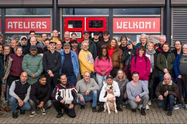 Groep mensen voor atelier.